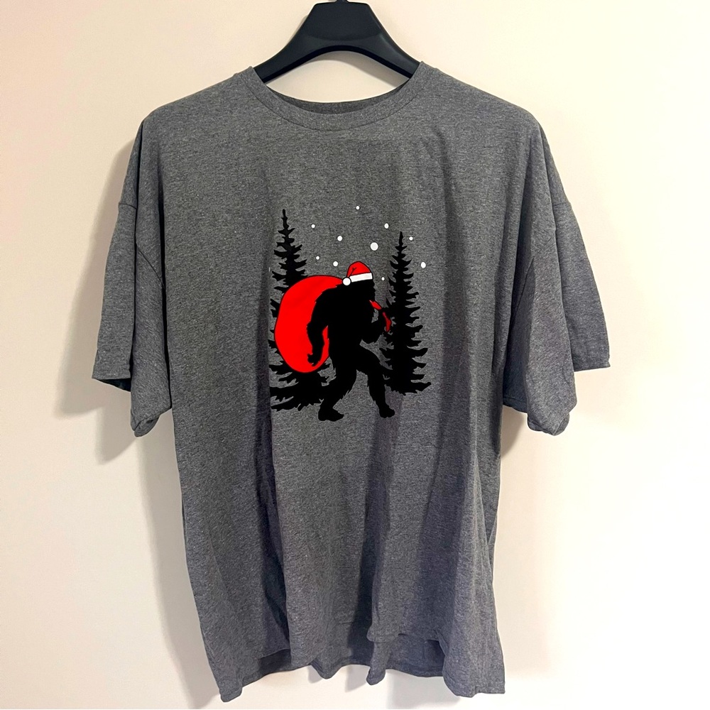 Novelty Bigfoot Christmas T-Shirt Men’s 3X